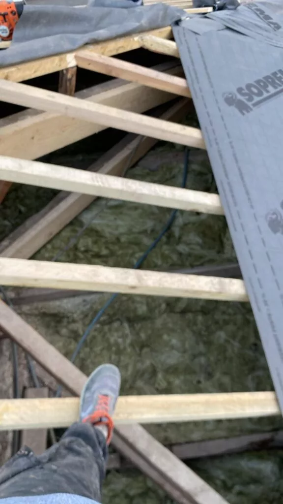 Isoler au plus près de la couverture